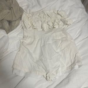 Princess polly cream/white ruffled romper